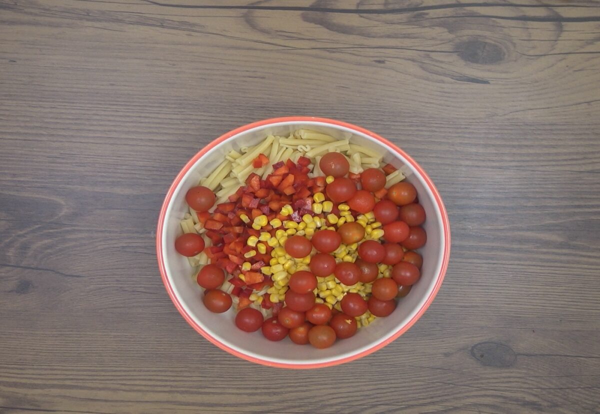 Ensalada de pasta con atún. Receta fácil y rica