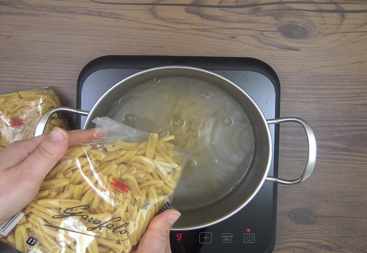 Ensalada de pasta con atún. Receta fácil y rica