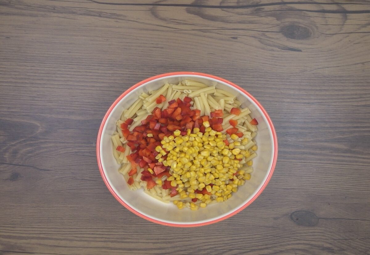 Ensalada de pasta con atún. Receta fácil y rica