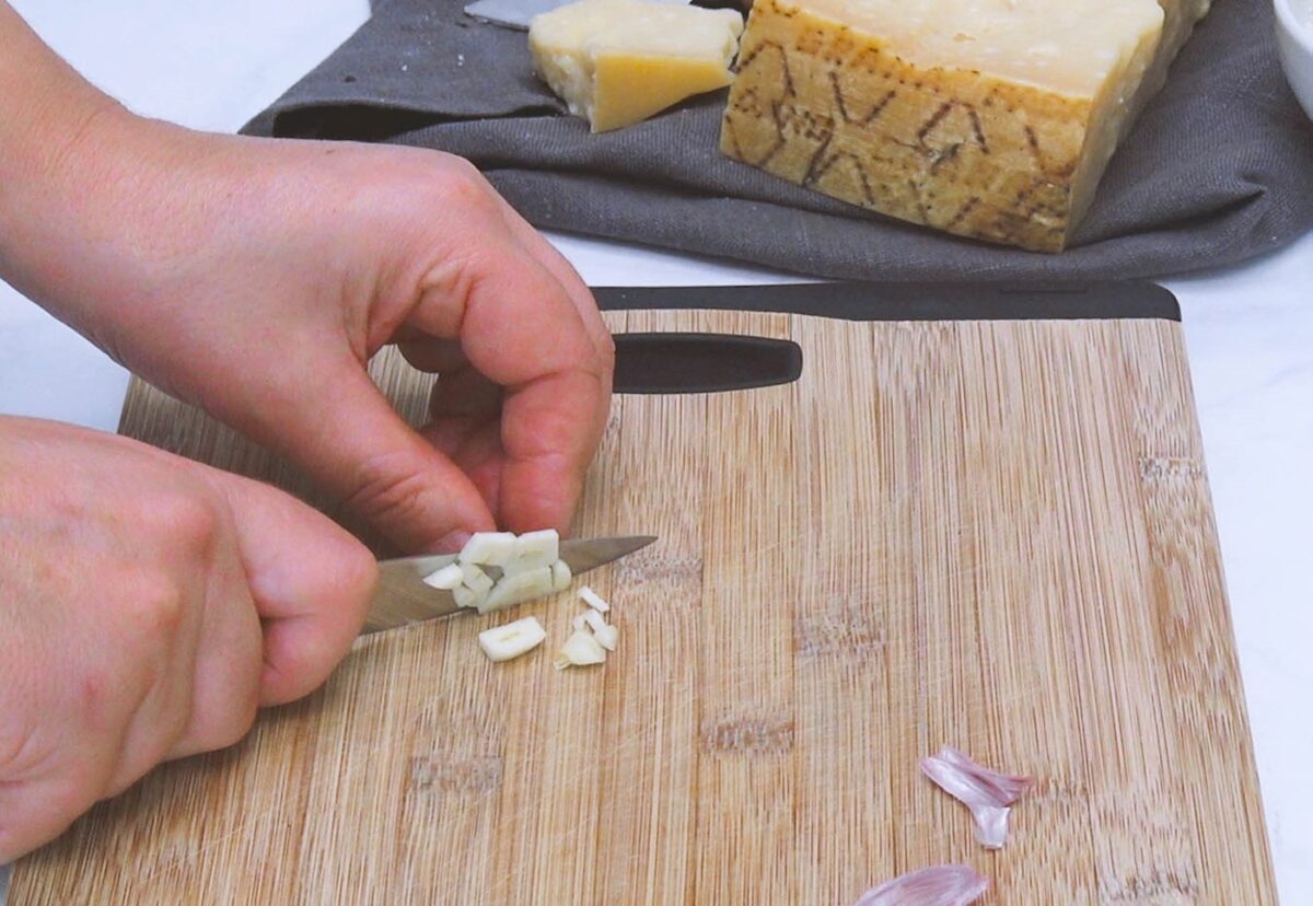 Patatas asadas Hasselback con Grana Padano