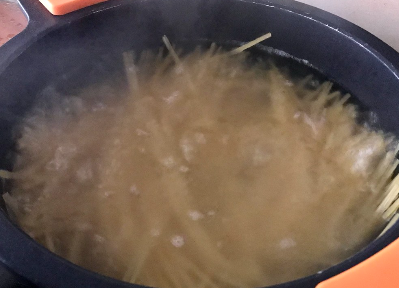 Tallarines con espinacas, receta italiana