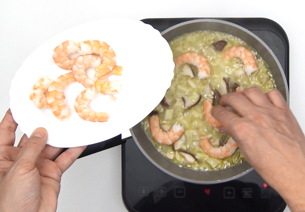 Risotto con boletus y langostinos