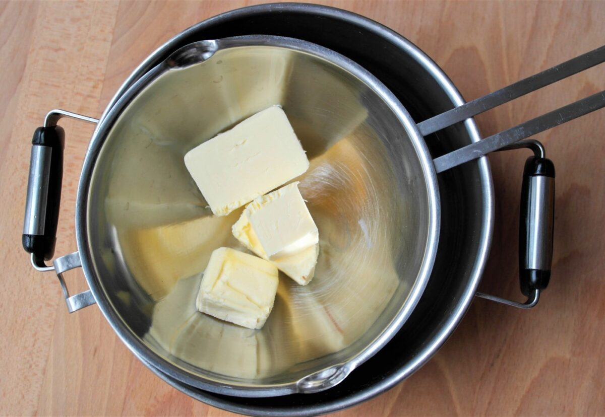 Cómo hacer salsa holandesa casera. Receta paso a paso con trucos y consejos