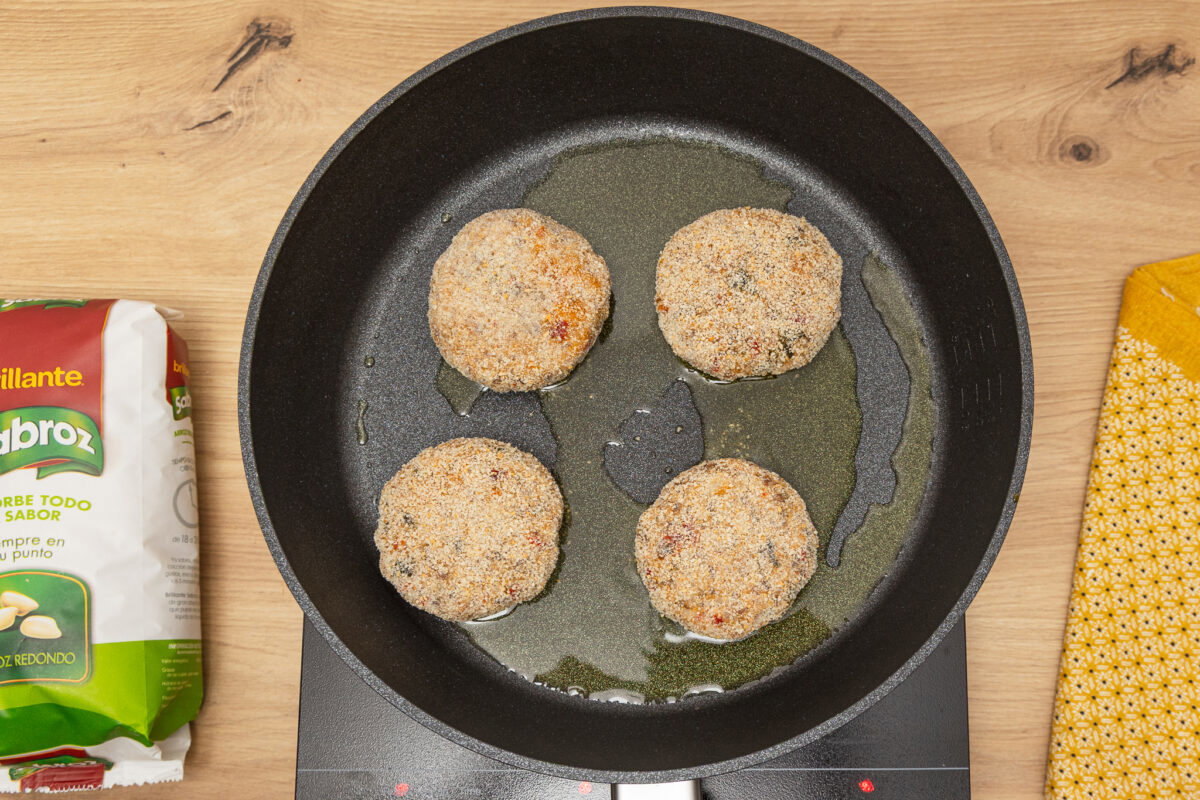 Hamburguesa de lentejas y arroz. Receta vegetariana paso a paso