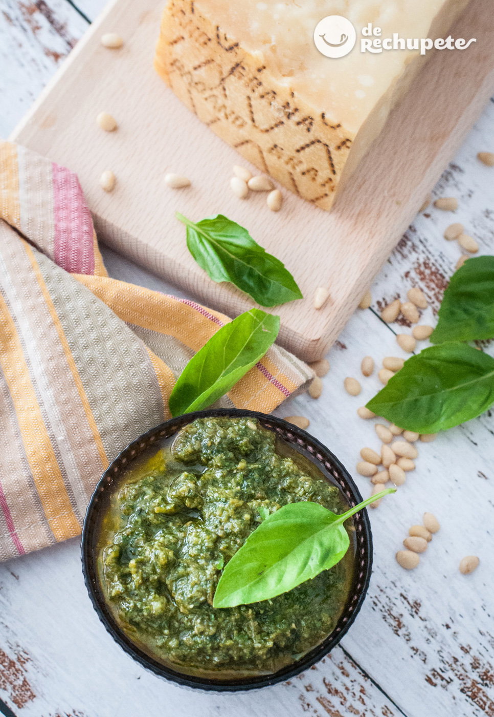 Cómo hacer pesto verde. Receta de la salsa italiana más famosa