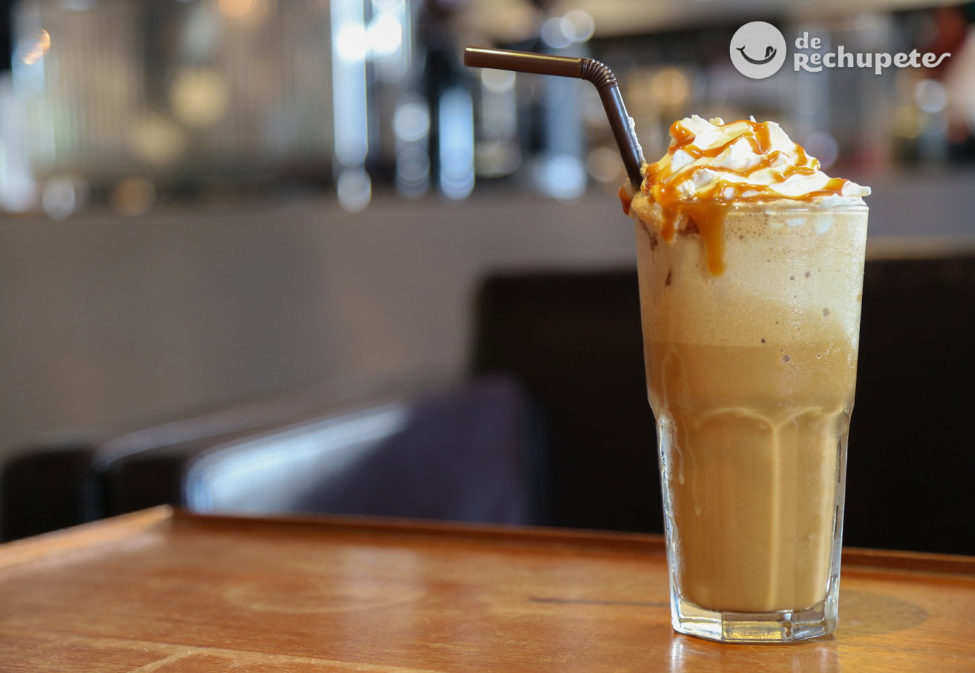 Frappucino estilo Starbucks. Receta del café helado de moda