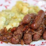 Salchichas al vino. Receta rápida y sabrosa