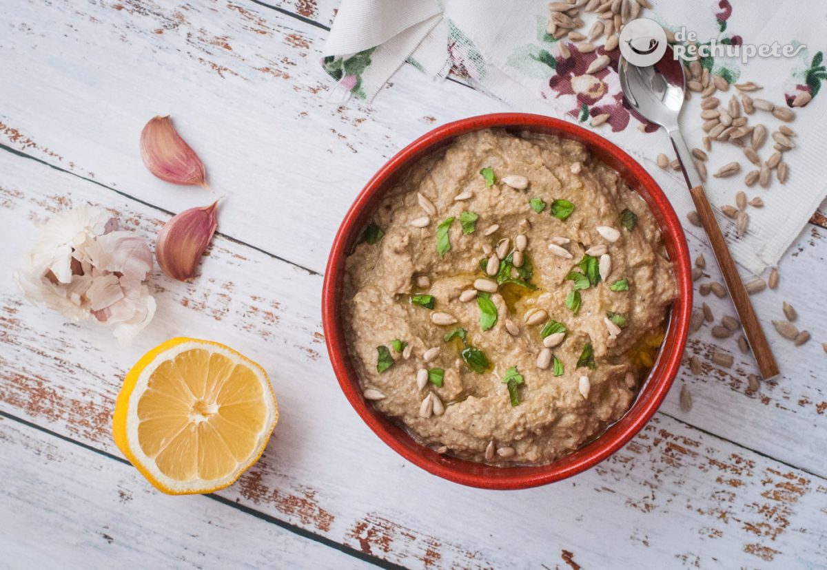 Cómo hacer paté de berenjenas con pipas de girasol