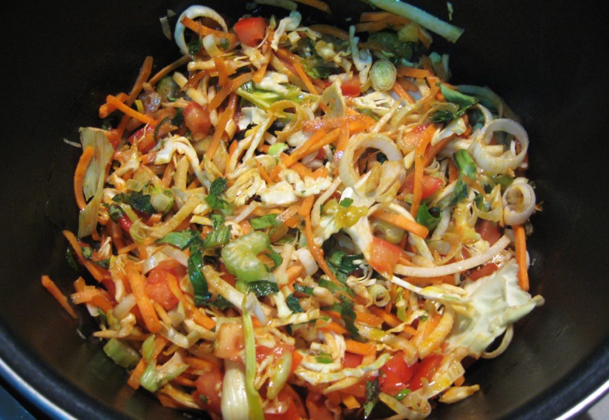 Sopa de verduras en juliana. Sopa tradicional fácil