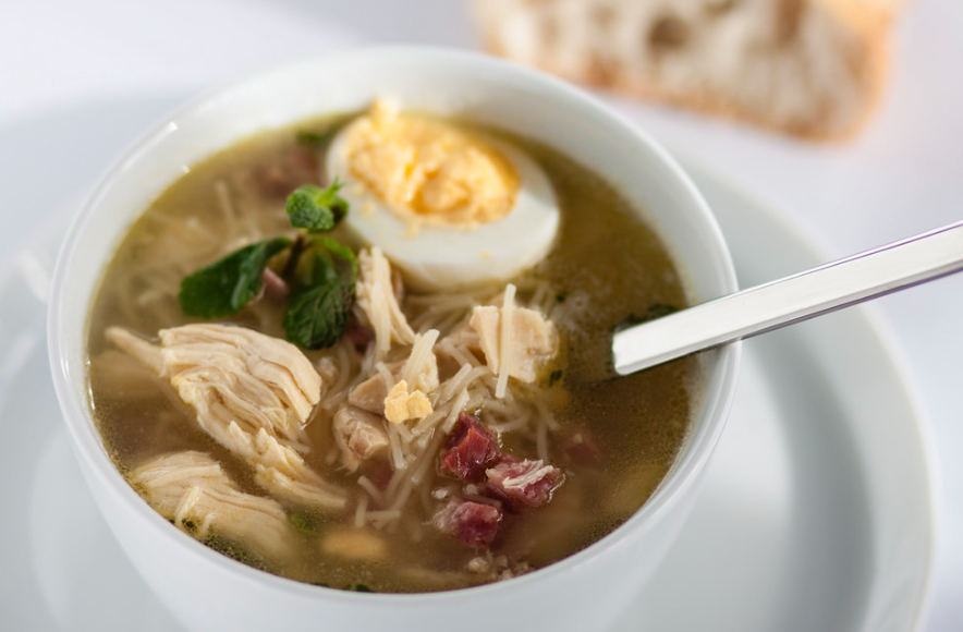 Cómo hacer sopa de picadillo. Sopa de pollo tradicional
