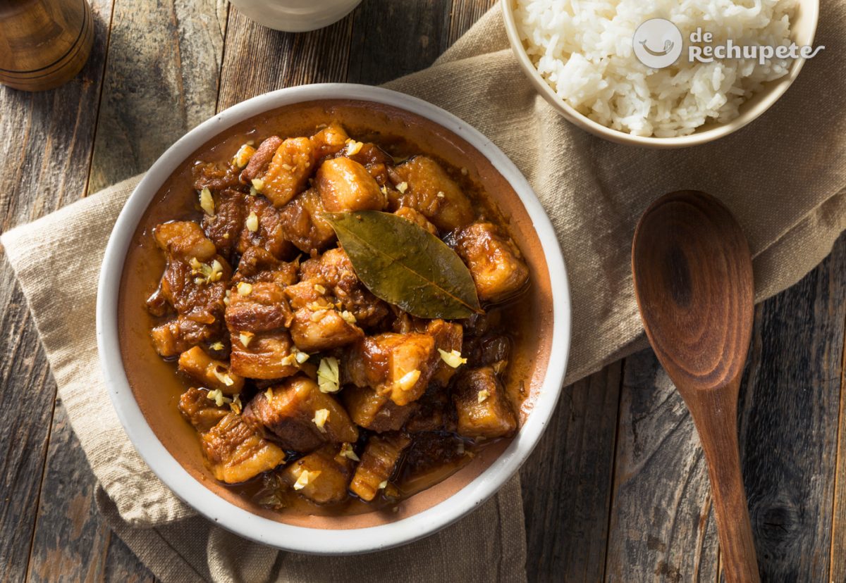 Adobo de cerdo al estilo filipino con arroz basmati