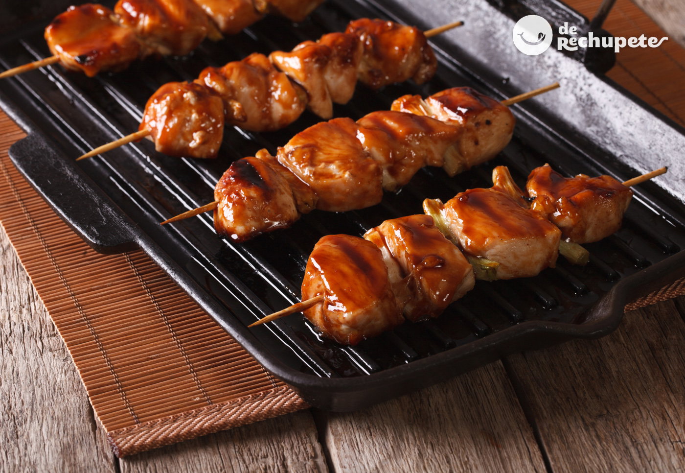 Salsa Yakitori. ¿Qué es y cómo prepararla en casa para tus brochetas de pollo?