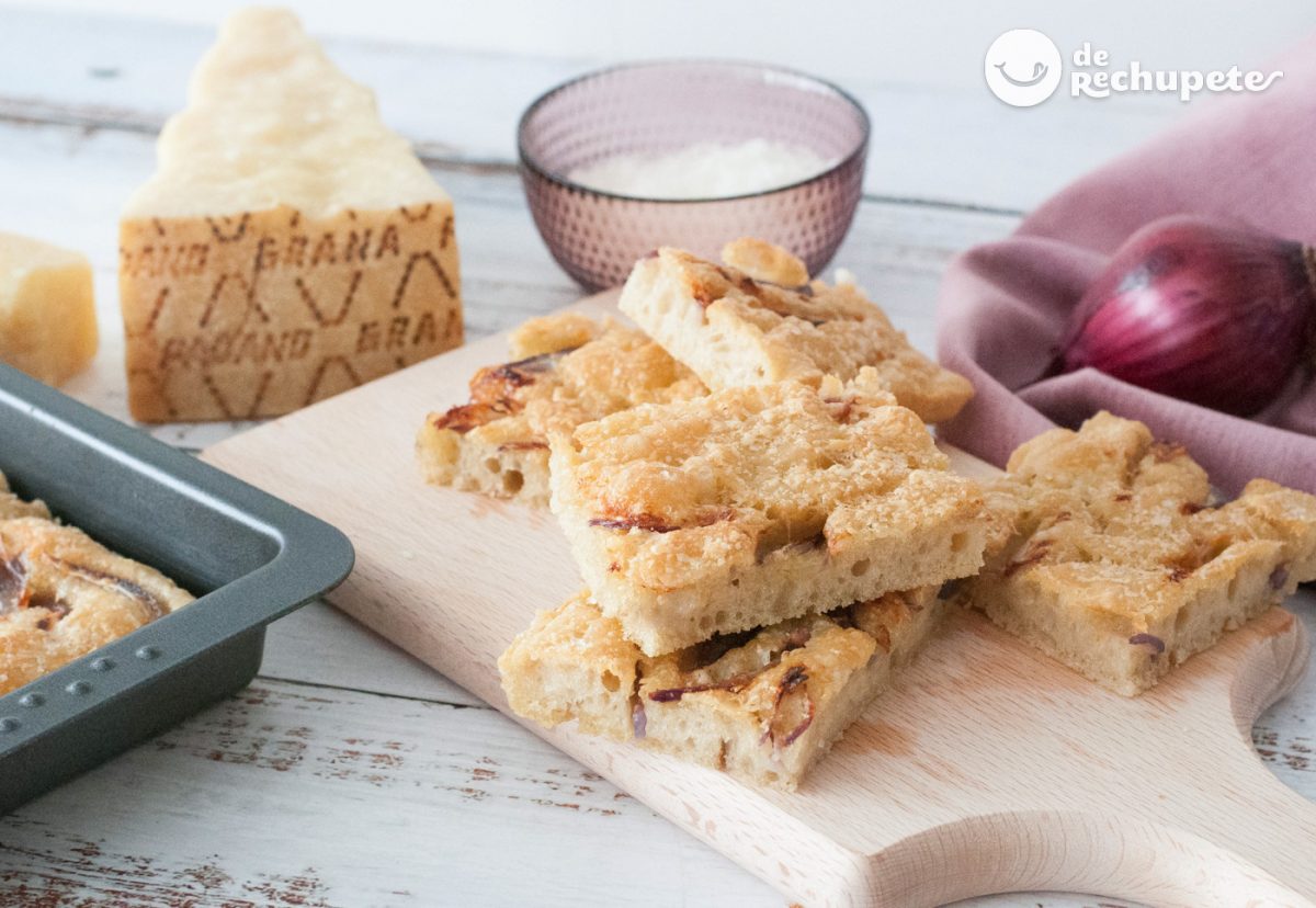 Focaccia con cebolla y queso, receta tradicional italiana paso a paso