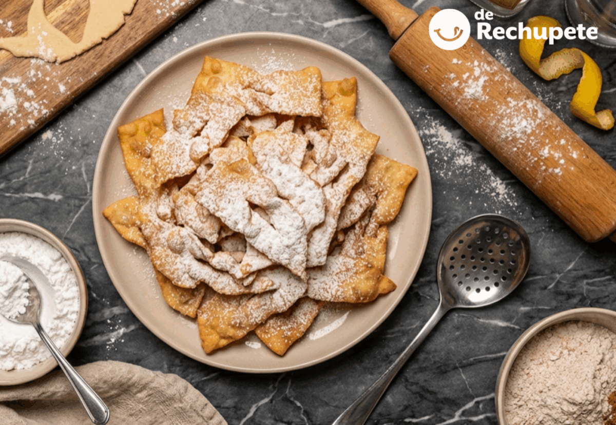 Hojuelas fritas con harina de castañas. Postre de Carnaval y Semana Santa