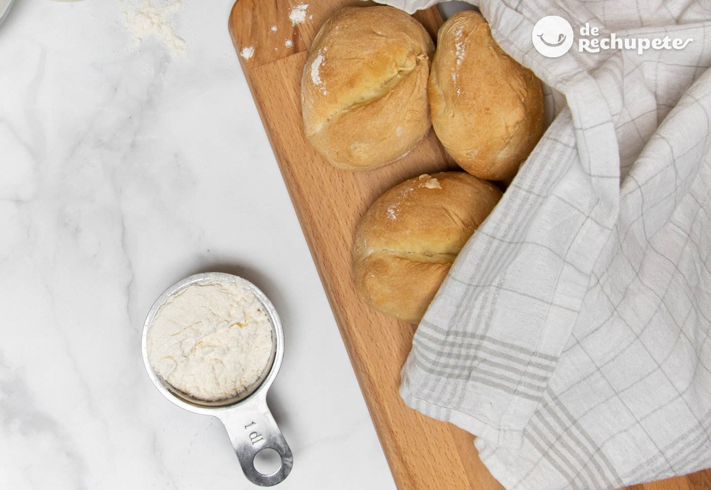 Pan Libum o pan de los Dioses. Receta de los panecillos de queso italianos