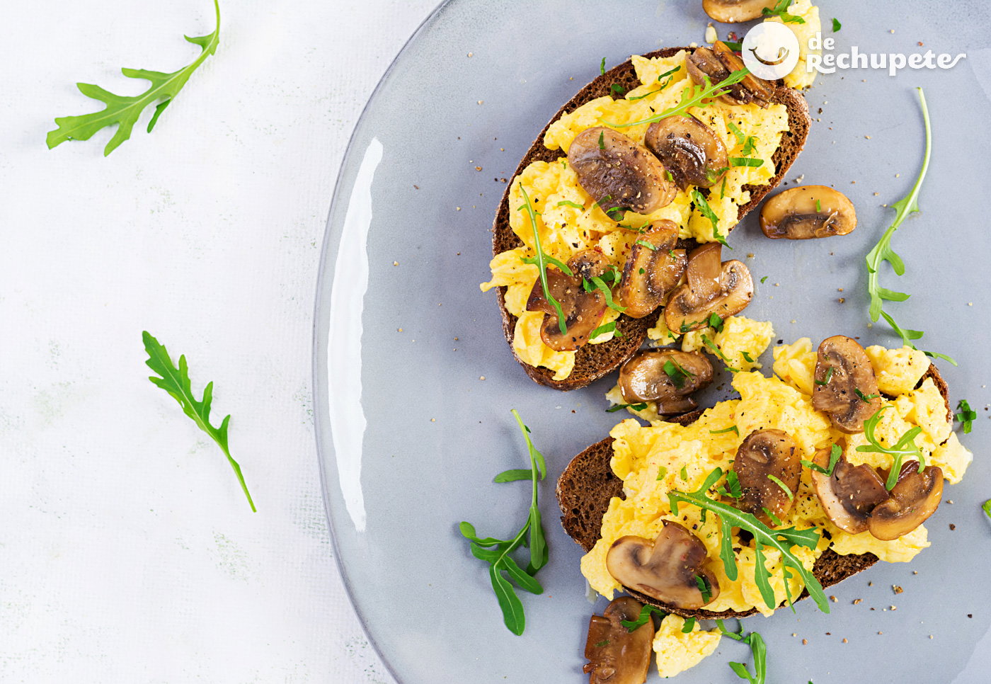 Tosta con huevos y champiñones 2