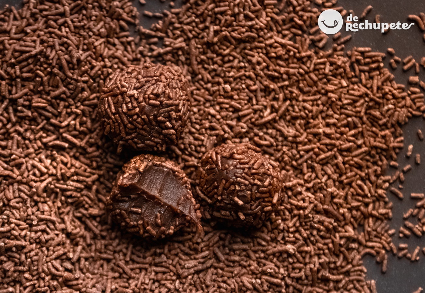 Brigadeiros o Negrinhos. La trufa de chocolate más famosa de Brasil