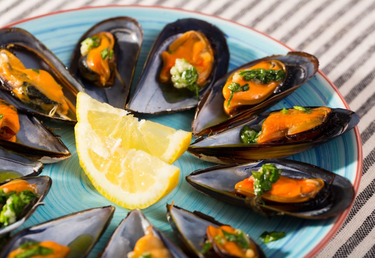 Cómo cocer mejillones al vapor. Receta paso a paso con consejos y trucos