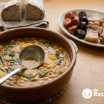 Cocido montañés. Receta tradicional de Cantabria con alubias y berza
