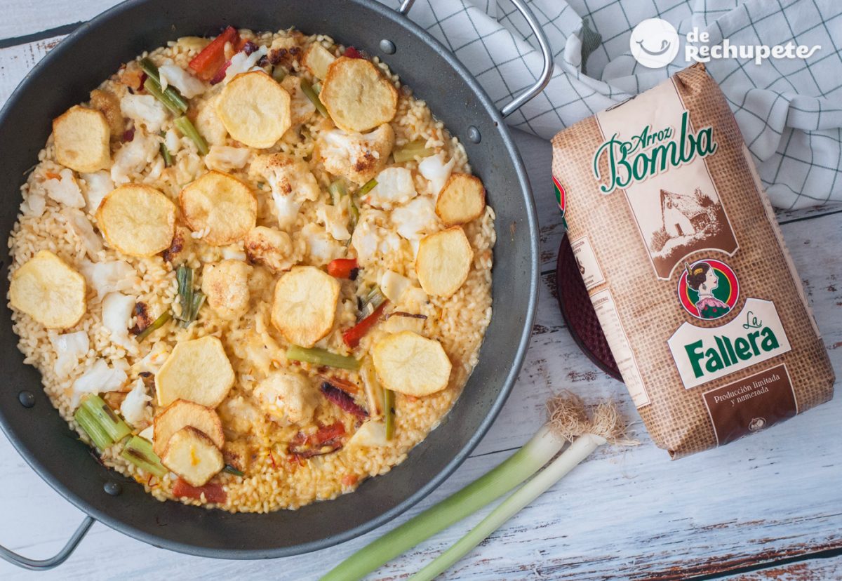 Arroz con bacalao y coliflor. Receta tradicional murciana