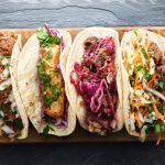 Tacos mexicanos de tinga de pollo