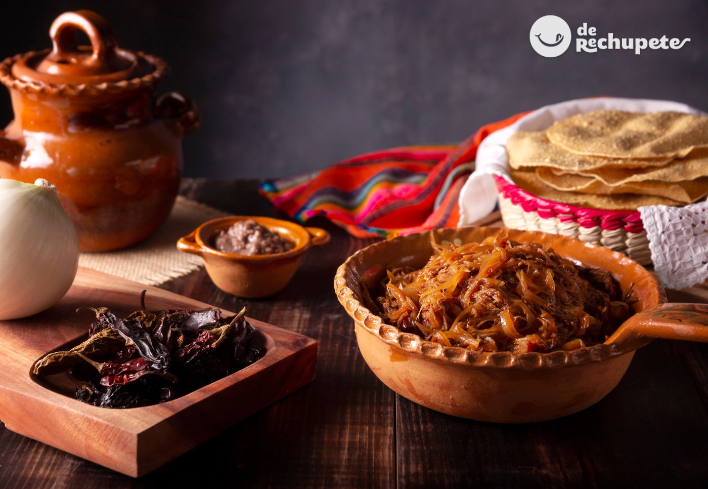 Tacos mexicanos de tinga de pollo