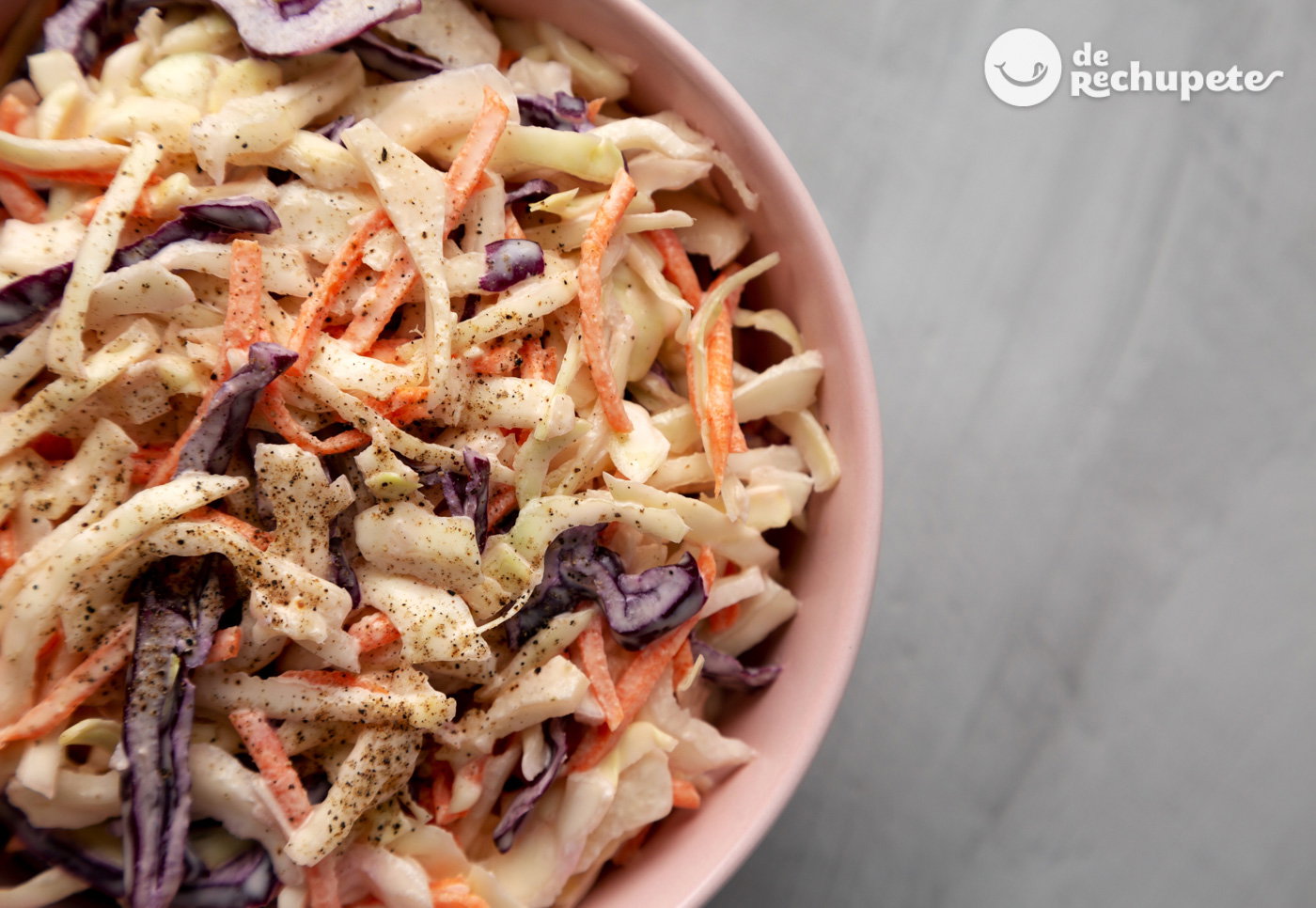 Ensalada de col. Receta de la coleslaw tradicional americana