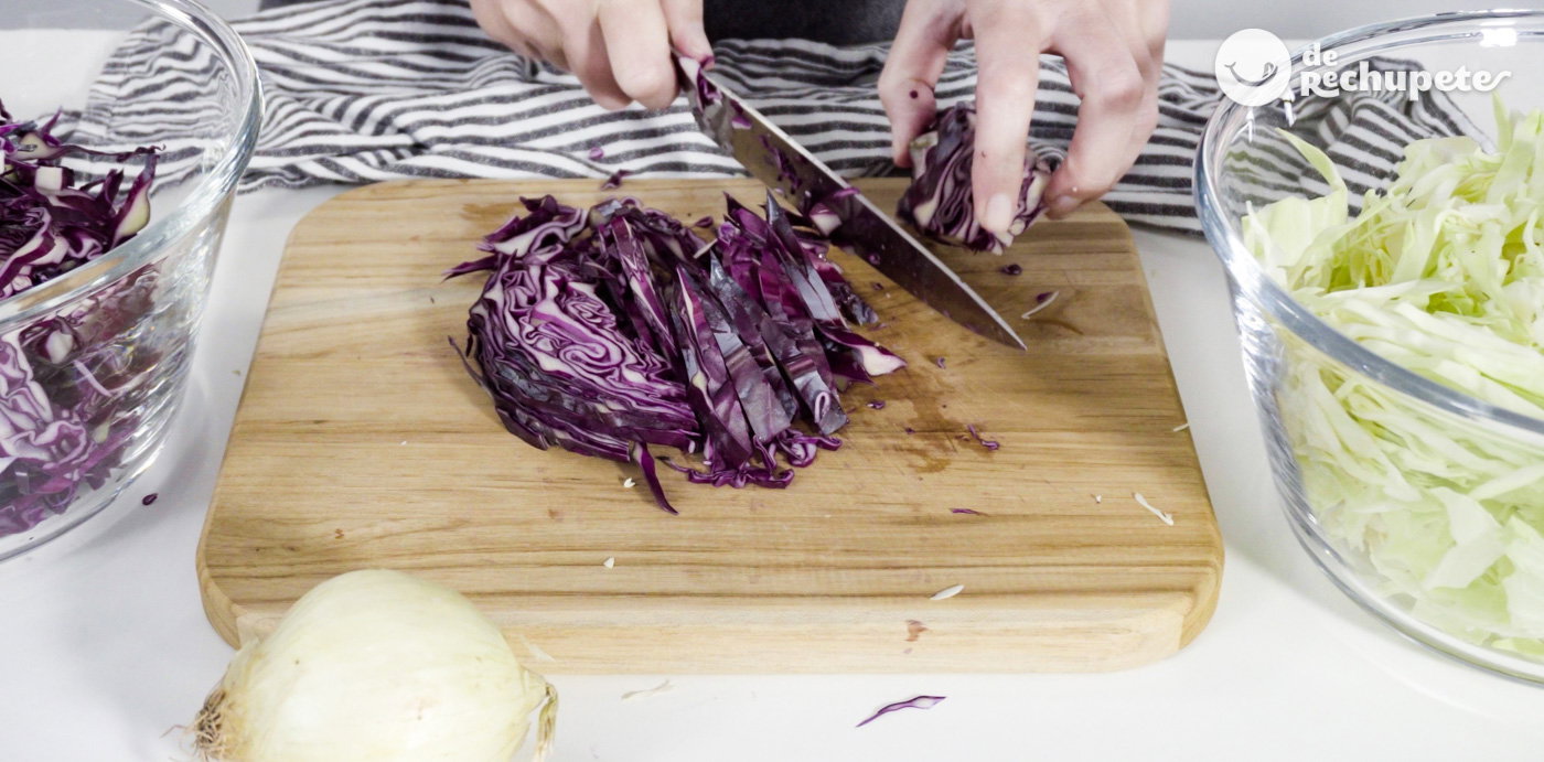 Ensalada de col. Receta de la coleslaw tradicional americana