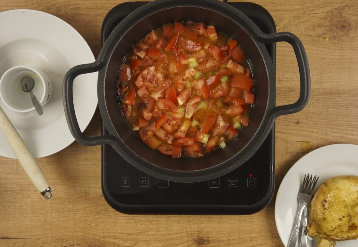 Harira. Sopa de legumbres, carne y tomate. Receta marroquí tradicional