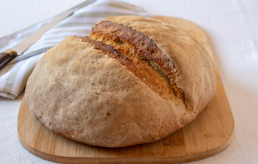 Cómo hacer pan de centeno fácil. El pan de pobres paso a paso