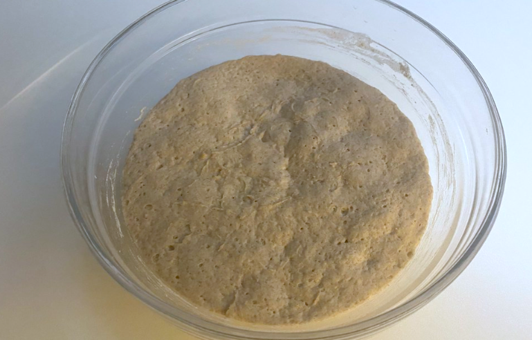 Cómo hacer pan de centeno fácil. El pan de pobres paso a paso