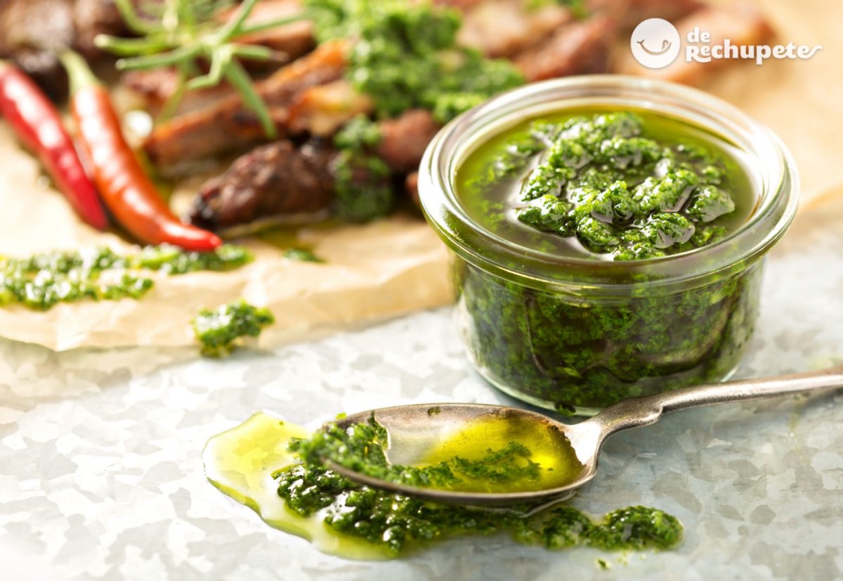 Salsa chimichurri. Receta de la salsa más famosa de Argentina