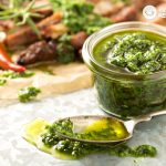 Salsa chimichurri. Receta de la salsa más famosa de Argentina