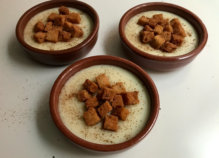 Gachas dulces con canela, el postre tradicional andaluz