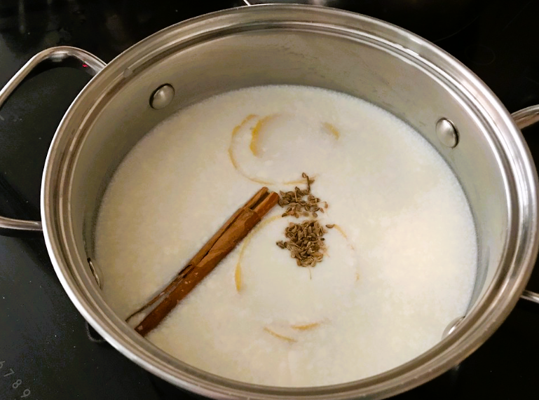 Gachas dulces con canela, el postre tradicional andaluz