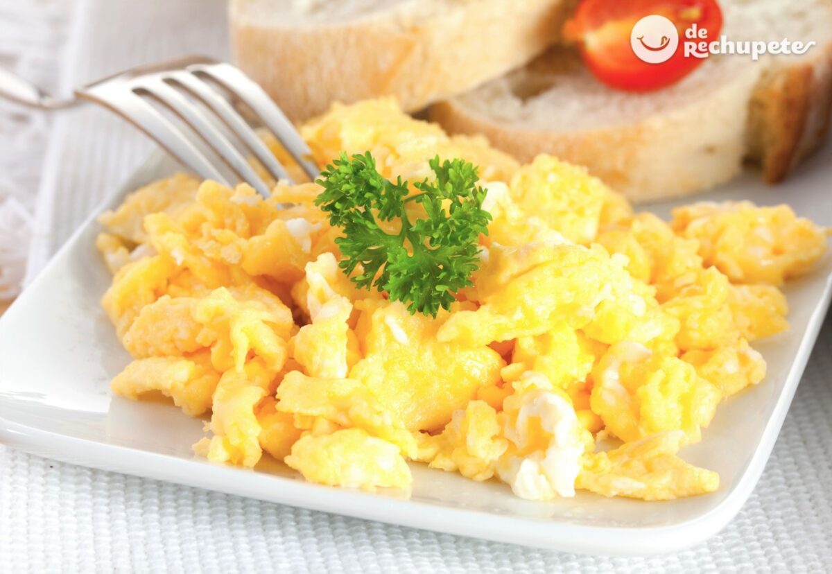 Cómo hacer huevos revueltos perfectos y jugosos a la primera