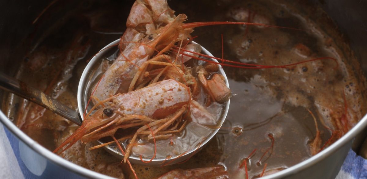 Arroz con sepia y langostinos en paella
