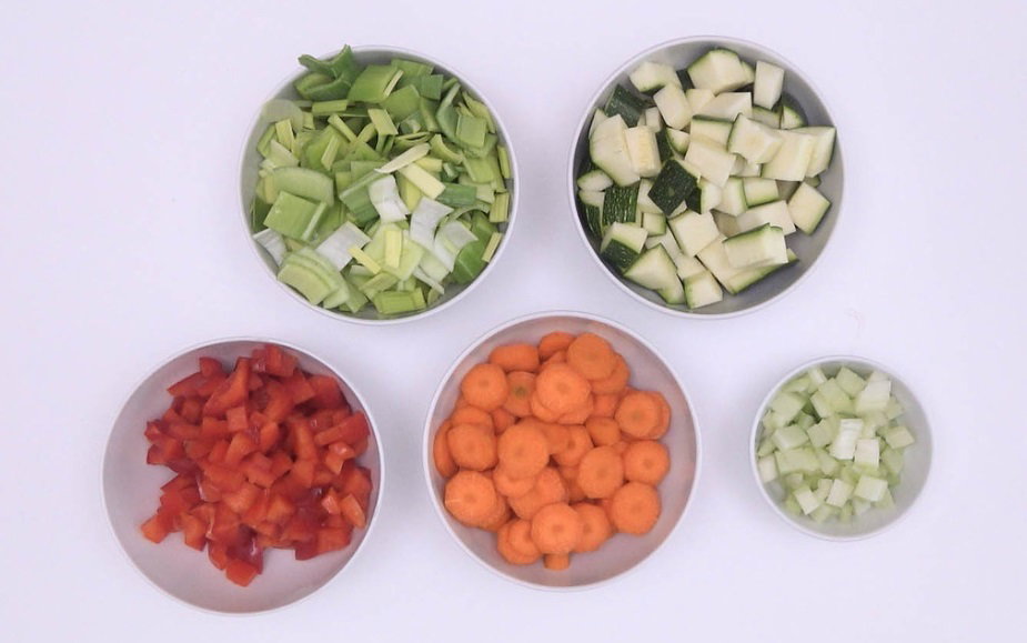 Arroz rápido con verduras salteadas. Receta vegetariana fácil