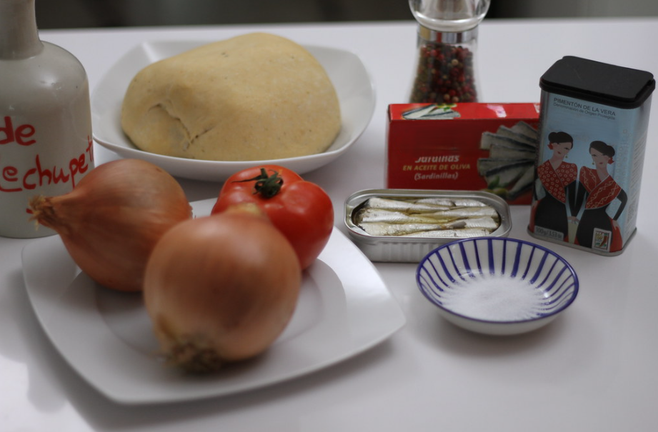 Empanada gallega de sardinas paso a paso
