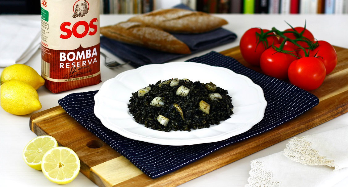 Arroz negro valenciano en paella