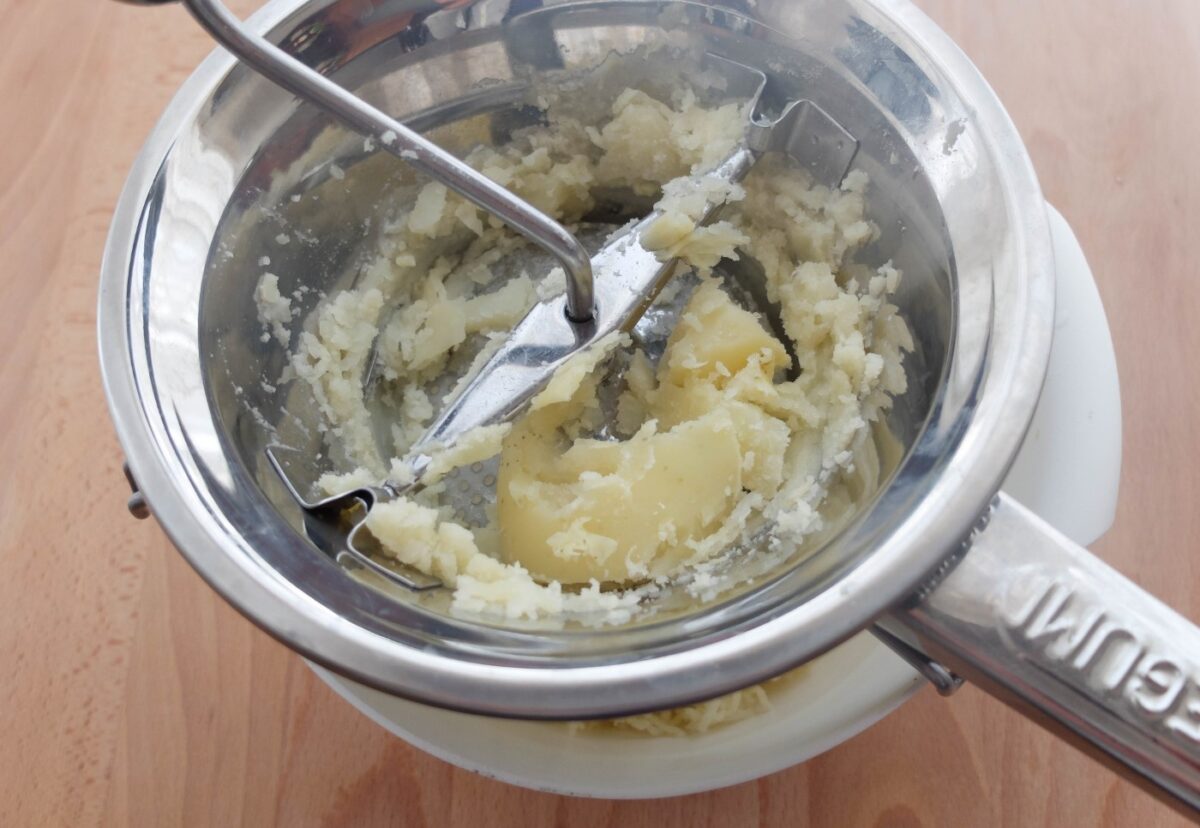 Ensaladilla fácil con solo 5 ingredientes. Receta paso a paso