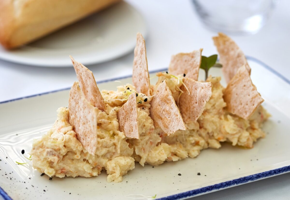 Ensaladilla fácil con solo 5 ingredientes. Receta paso a paso