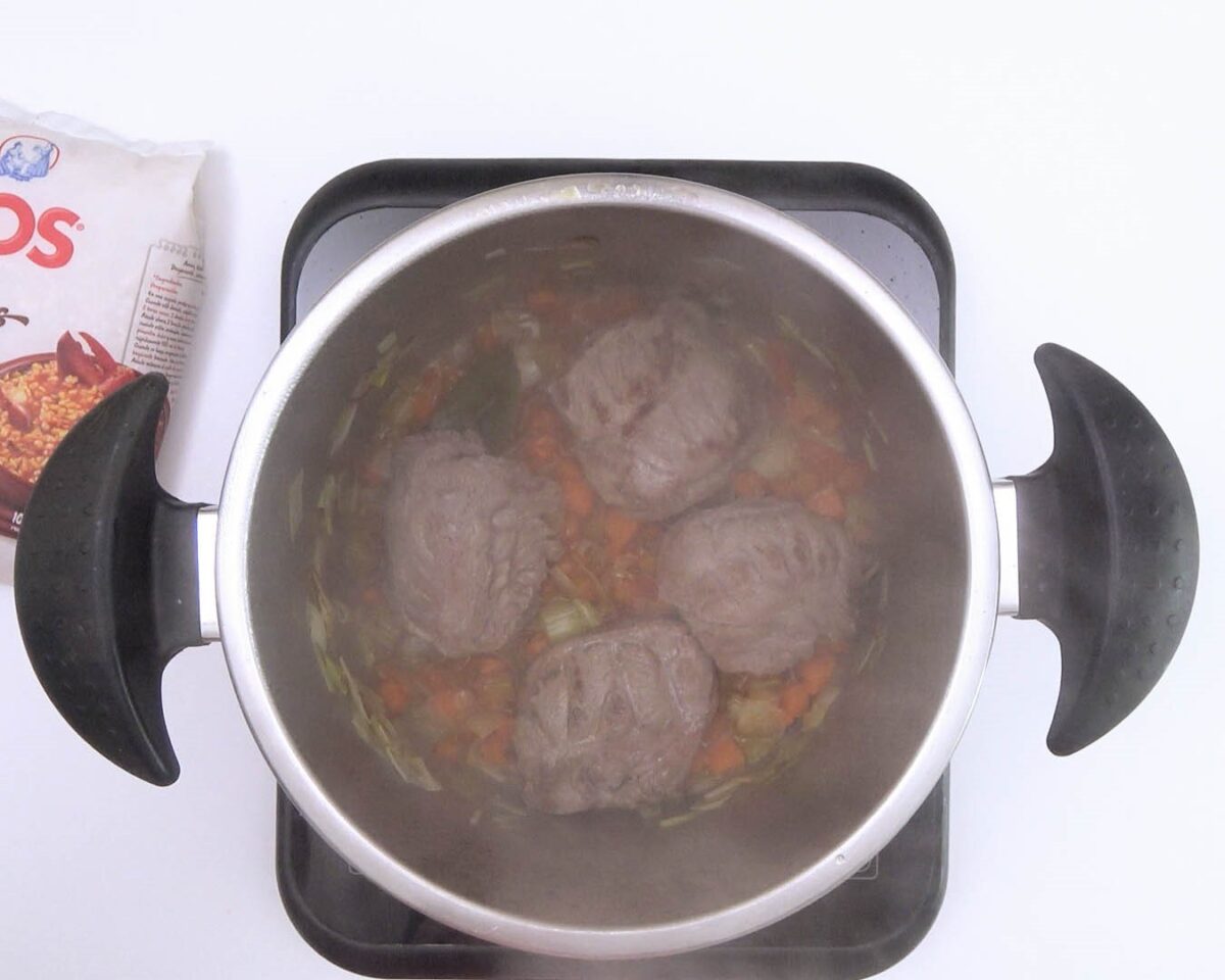 Cómo hacer arroz caldoso con carrilleras