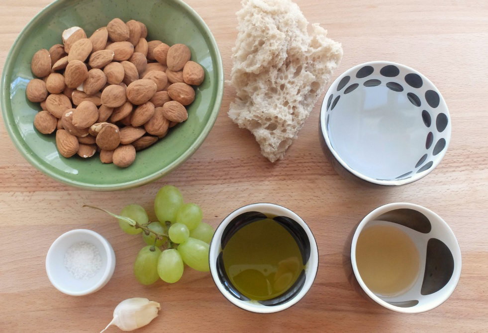 Ajoblanco malagueño. receta andaluza tradicional