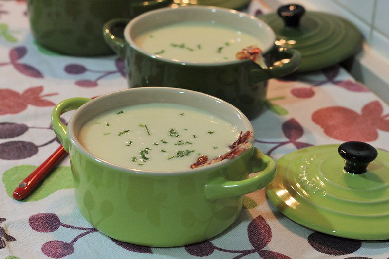 Vichyssoise, vichisua o crema de puerros. Receta francesa casera