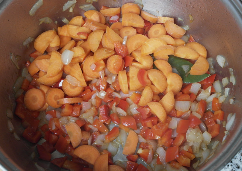 Costillas de cerdo guisadas con patatas
