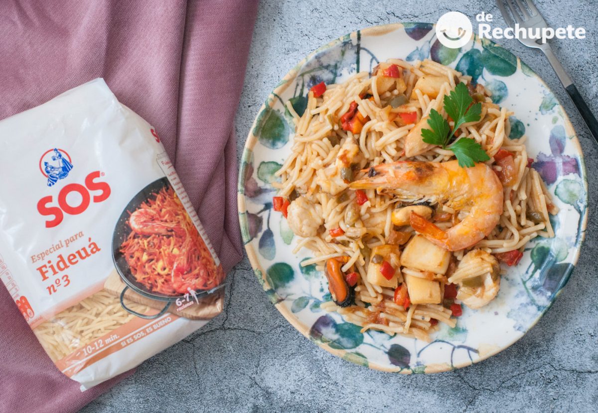 Fideuá de marisco. Receta tradicional valenciana
