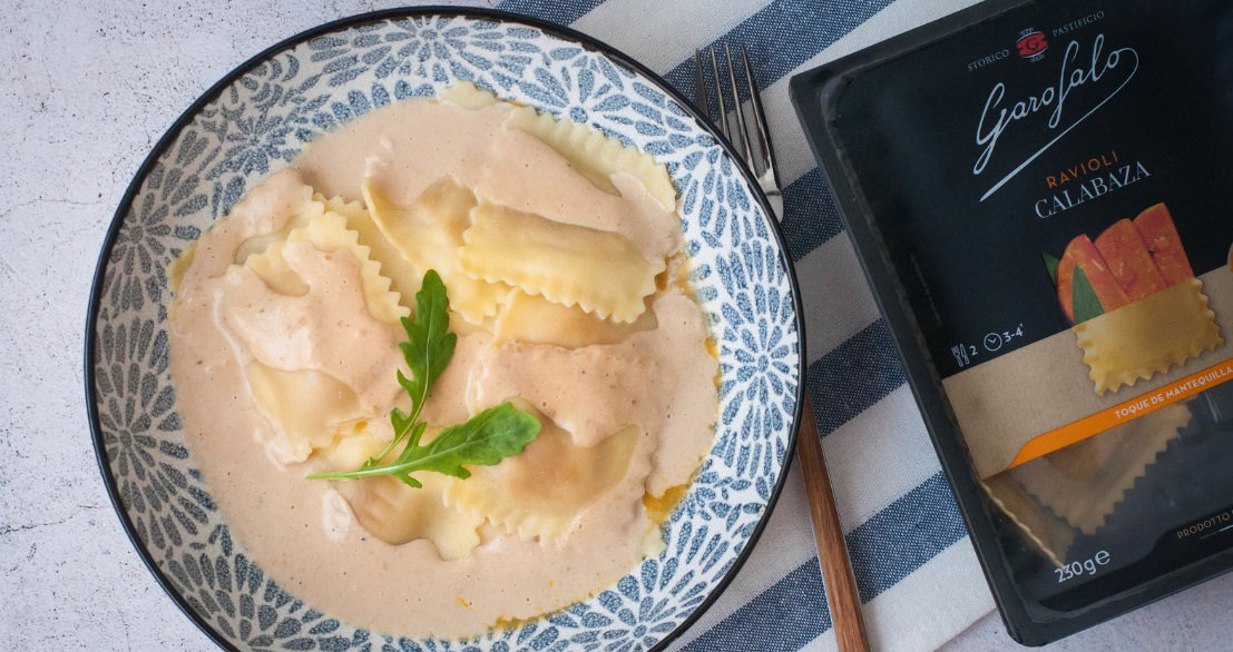 Raviolis rellenos de calabaza en salsa de hongos porcini. Receta para disfrutar del otoño