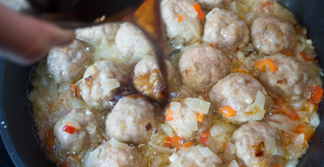 Albóndigas en salsa de frutos secos