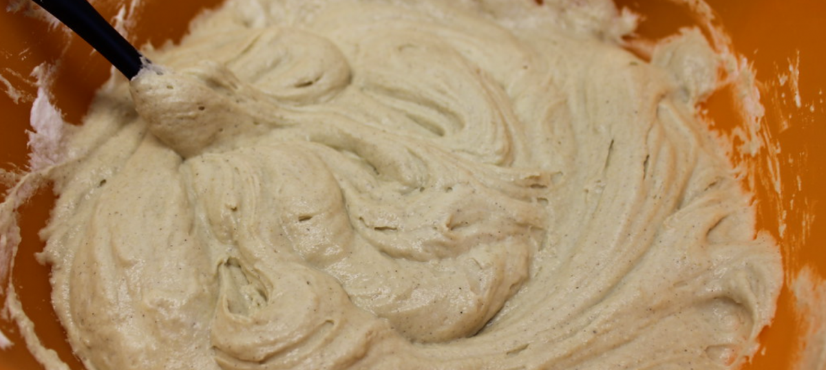 Bizcocho de castañas y almendra con glaseado de chocolate. Una receta especial para el Otoño